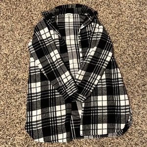 Adora oversized flannel, has pockets